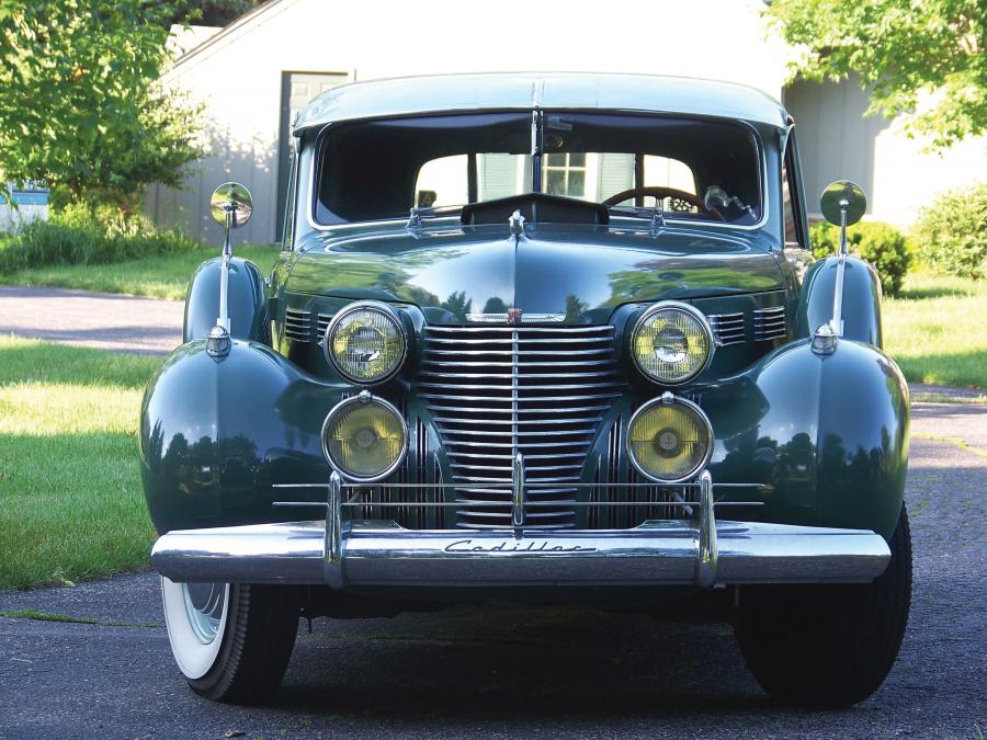  Cadillac Series 60 Special Sedan 1940 года  (фото 10 из 12)